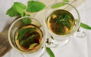 tisane-menthe-verveine-bienfaits